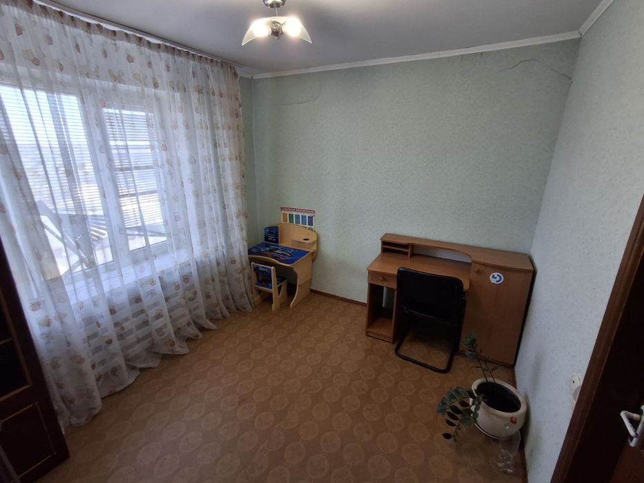 Продається, трикімнатна квартира, Кущівка.