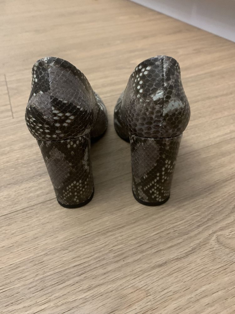 Buty 3i Nowe skorzane , wężowy wzór