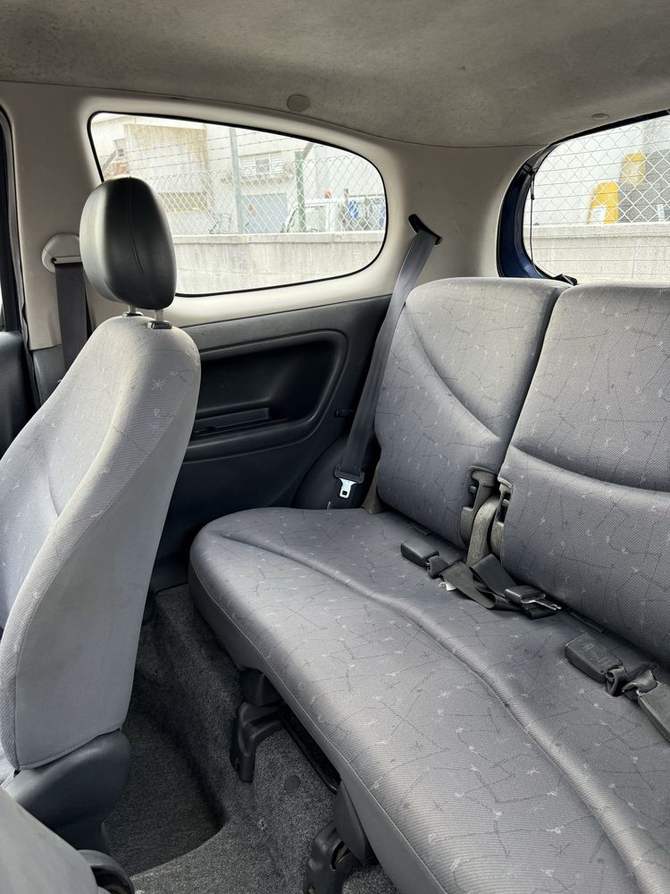 Toyota Yaris 1.0 VVT-I • Económico e Fiável