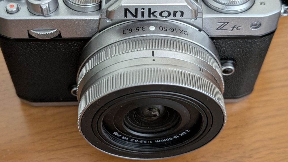 Nikon zfc com lente kit