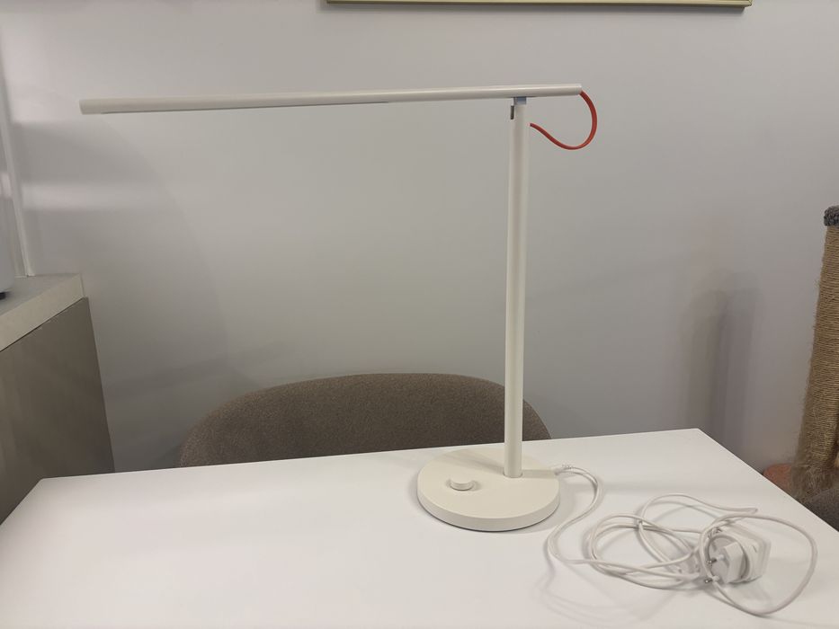 Lampka biurkowa Xiaomi Mi LED Desk Lamp biała