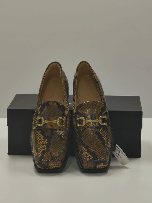 Sapatos Uterqüe em pele