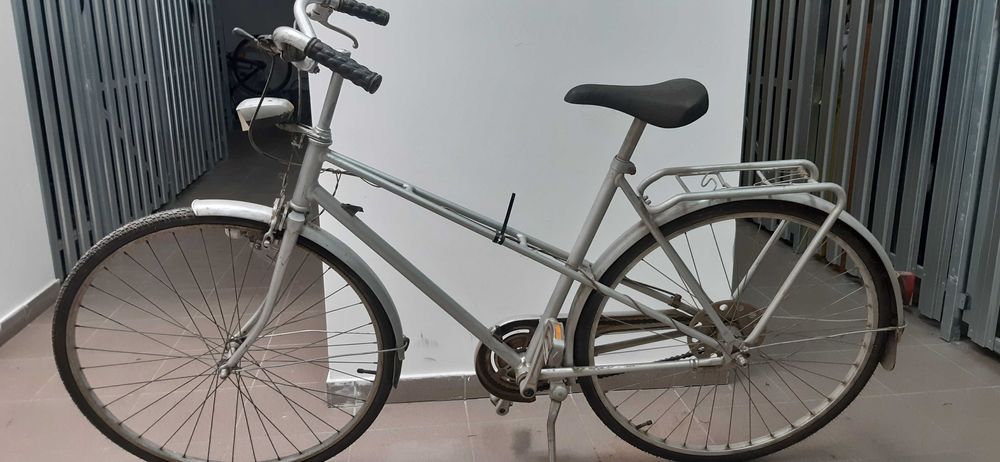 Rower Retro - stary Holender_28 Koła/3 biegi _miejski rower/na chodzie