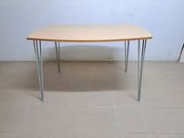 conjunto mesa e cadeira