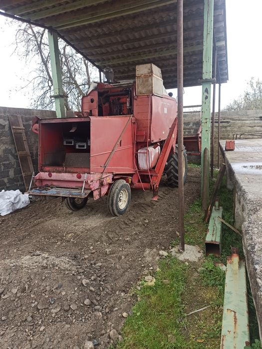 Продам комбайн International 321