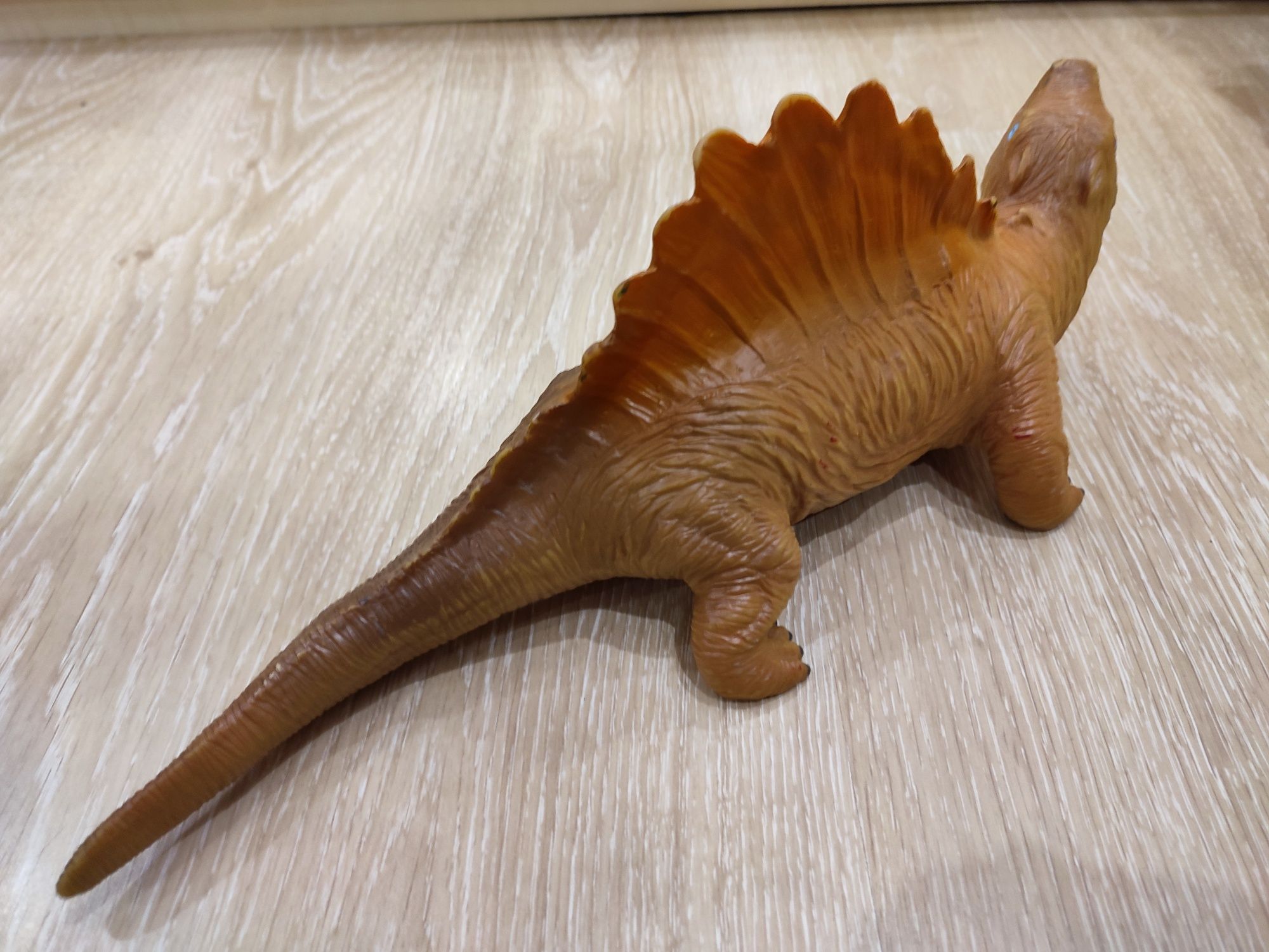 Резиновая игрушка динозавр