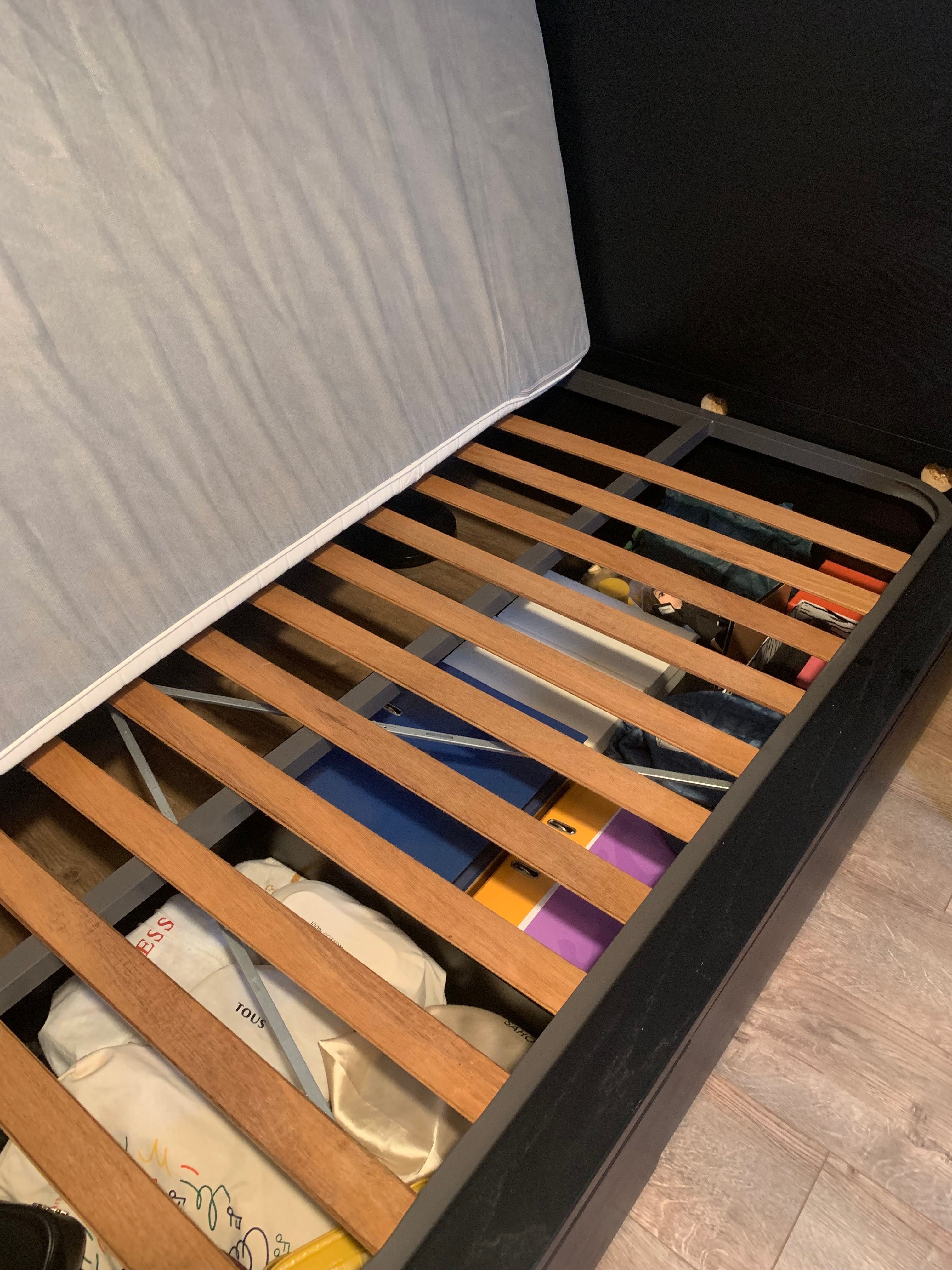 Cama IKEA + colchão + estrado + arrumação