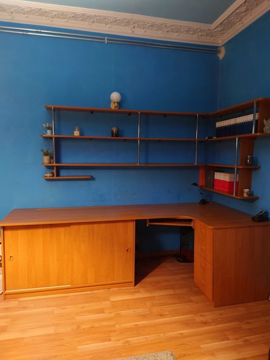 Oddam zestaw mebli biurko, szafki, półki i szuflady