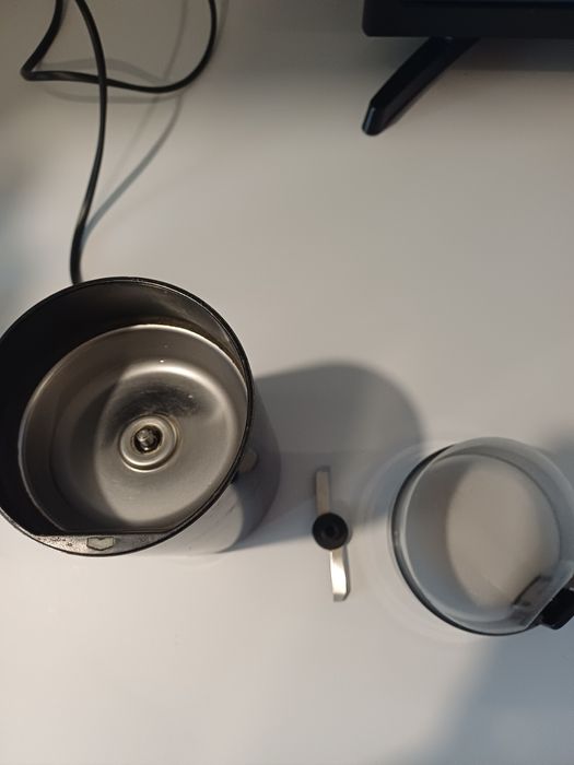 Продам кофемолка Bosch