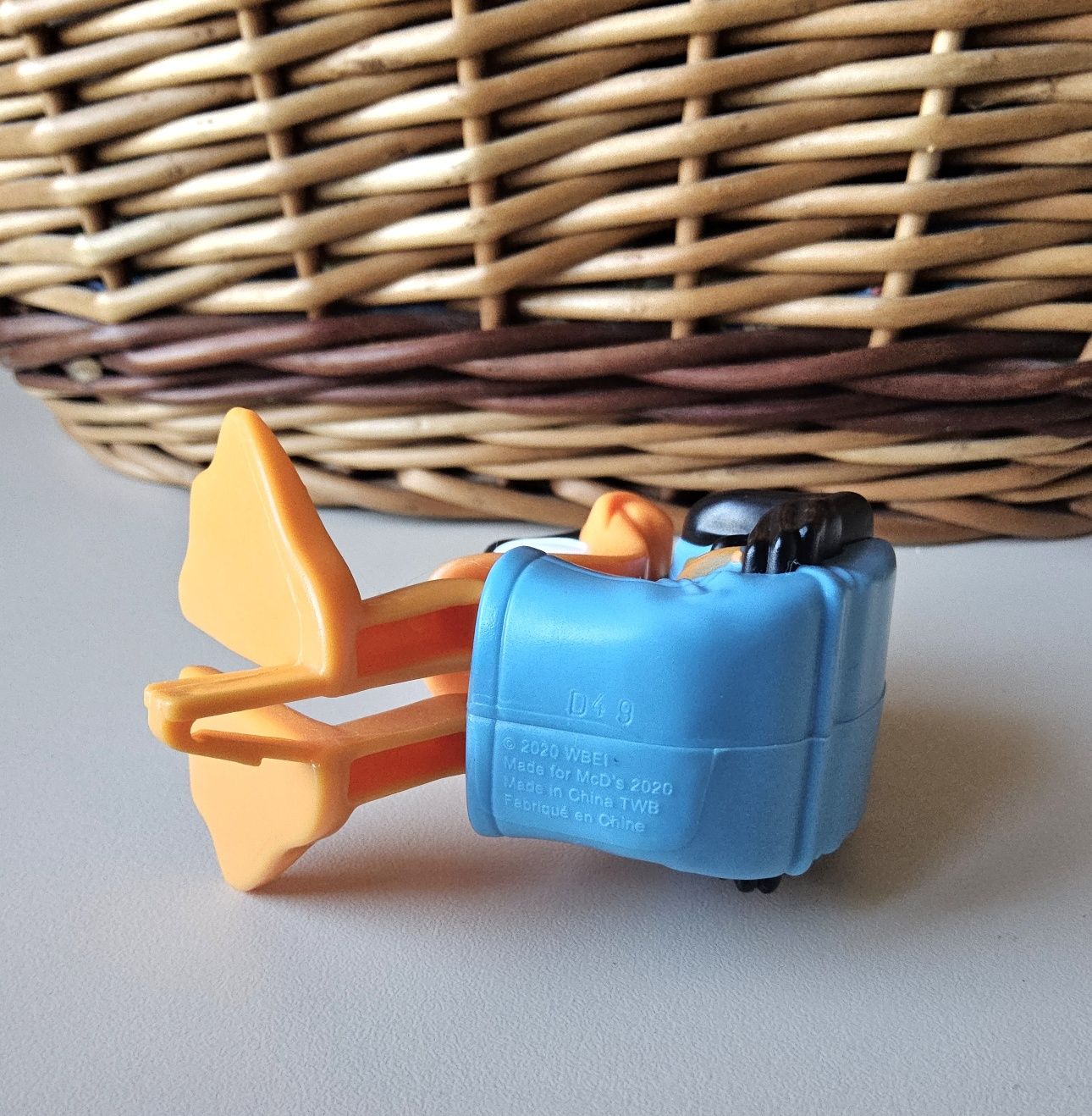 Фігурка Даффі Дак. Іграшки Happy Meal McDonald's "Космічний Джем"