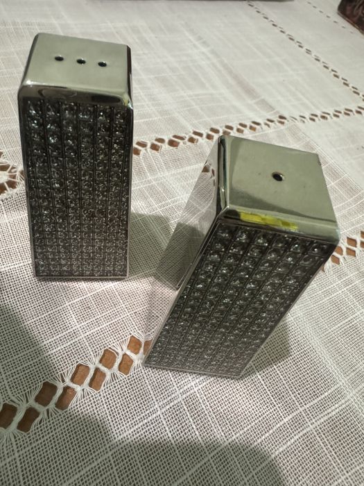 Набір , сіль і перець . Нові не вживані