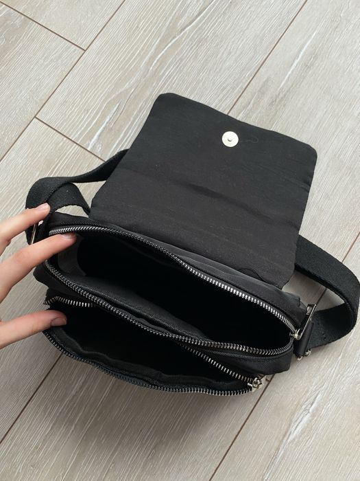 Стильна чорна сумка