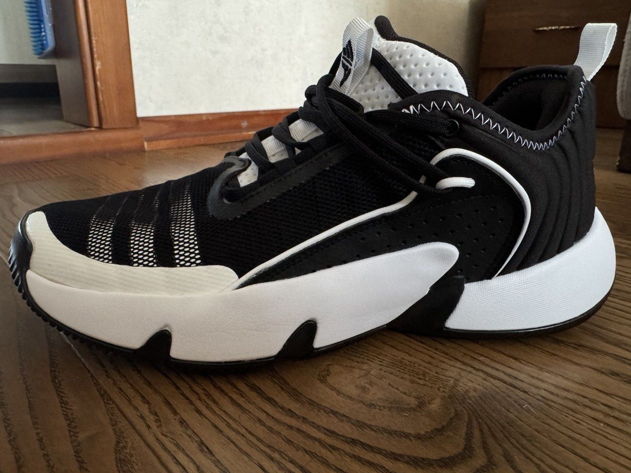 Чоловічі кросівки Adidas Trae Unlimited, розмір 44