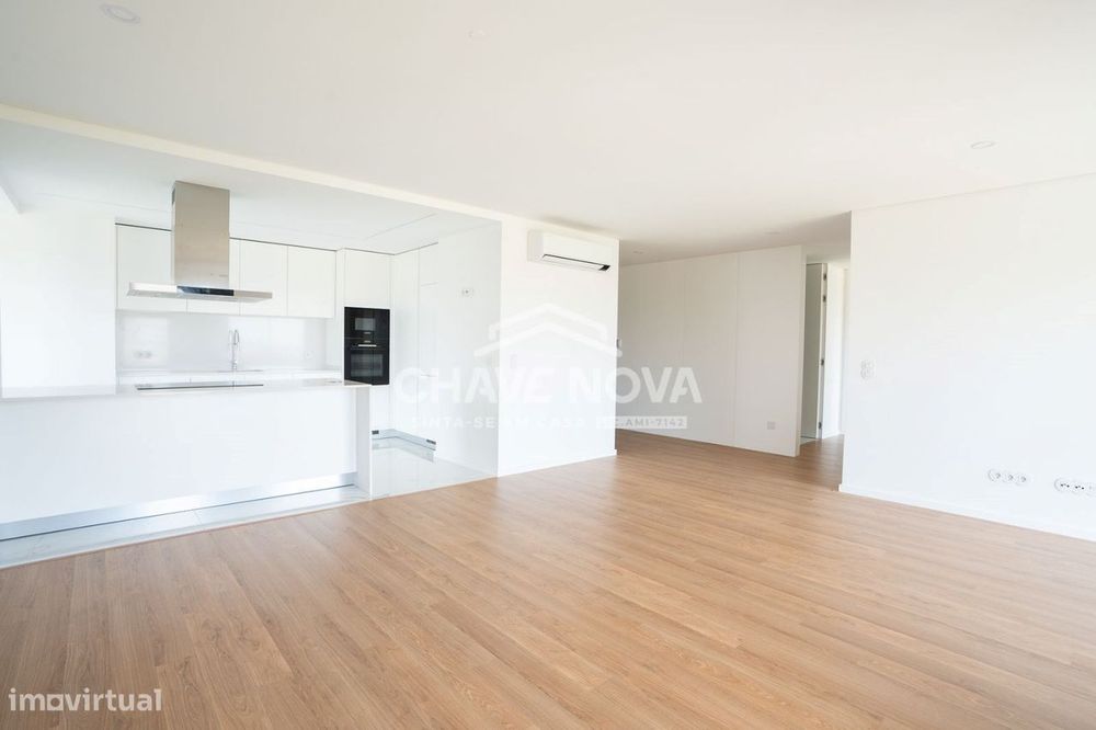 T2 Novo c/ Varanda e Lugar de Garagem em Avintes
