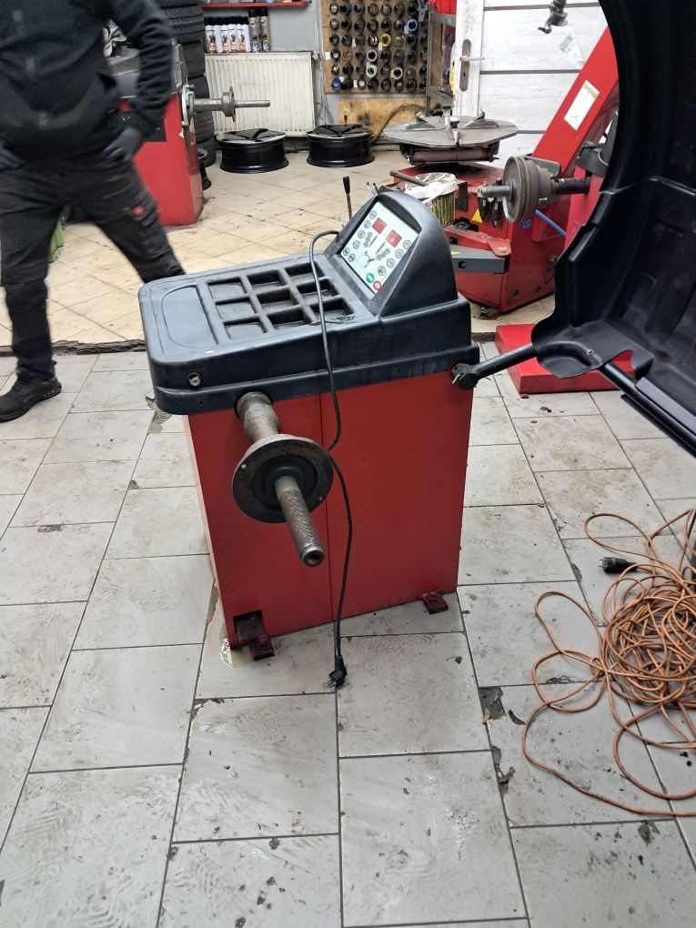 Wyważarka do Kół automatyczna ! Brianz ! Dobry Stan