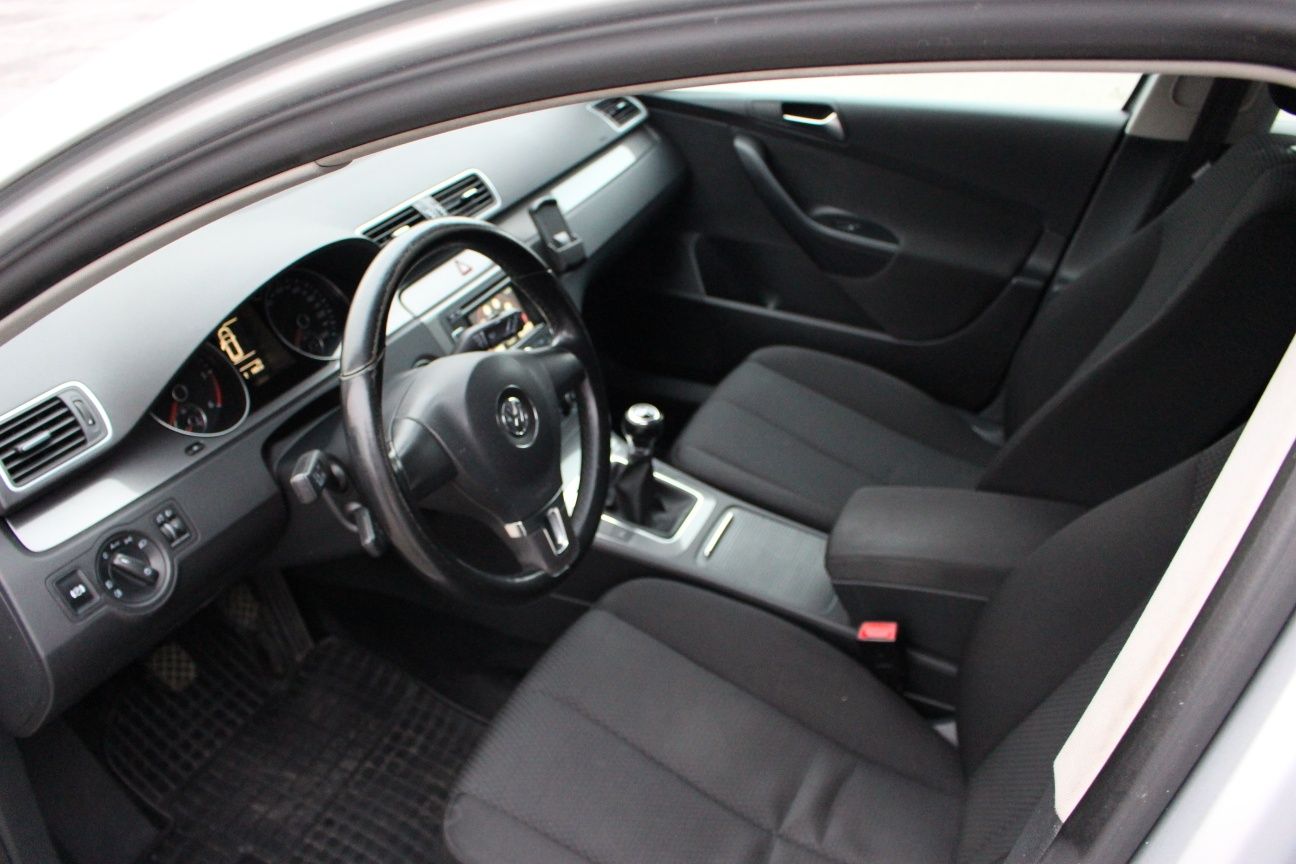 Volkswagen Passat b6 kombi 2.0 TDI common rail model 2010r raill