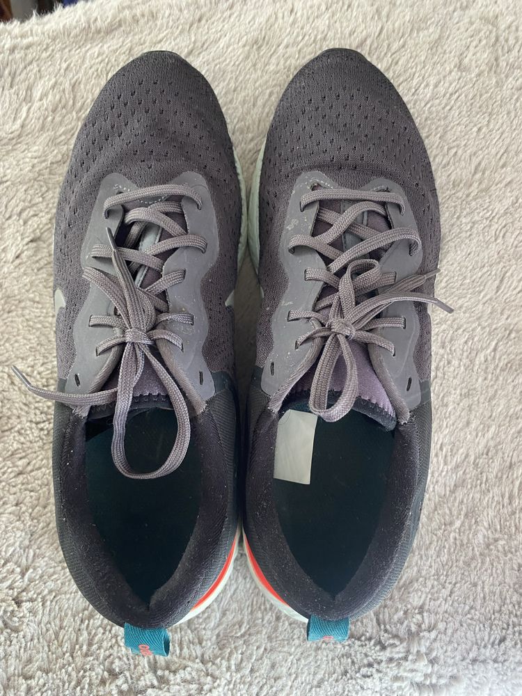 Nike Odyssey React Wolf