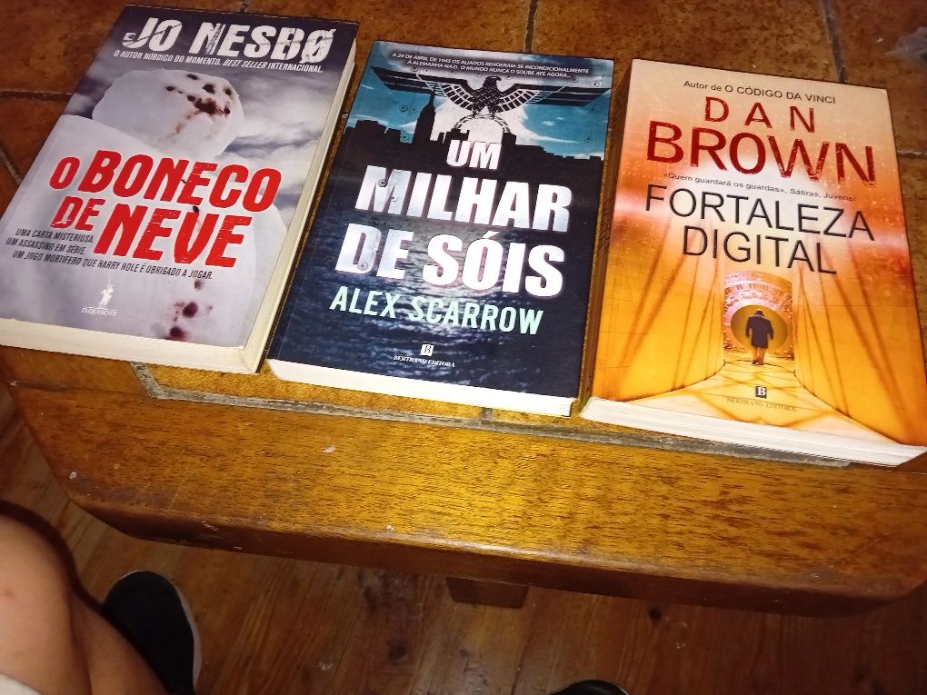 Dan Brown + alex scarrow + jo nesbo