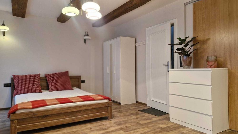 Kawalerka w Centrum, Królowej Jadwigi