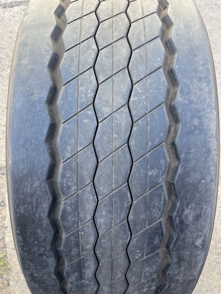 385/55/22,5 Bridgestone шини резина