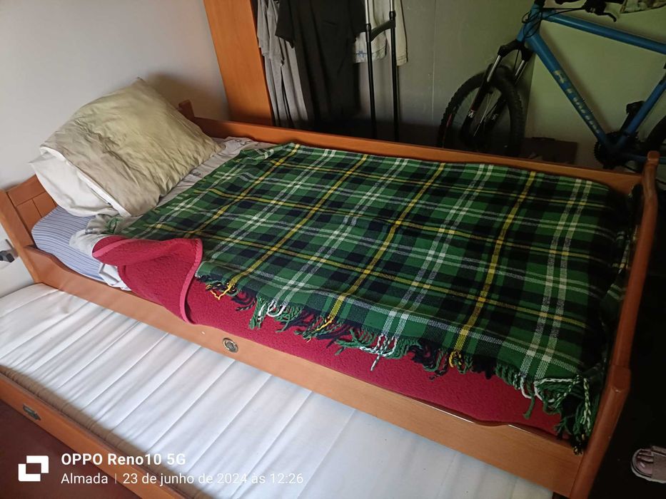 Vende-se estudio com duas camas