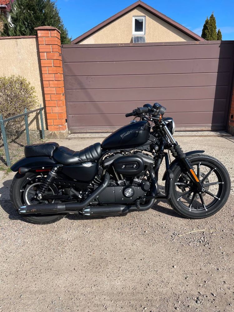 Harley-Davidson iron 883