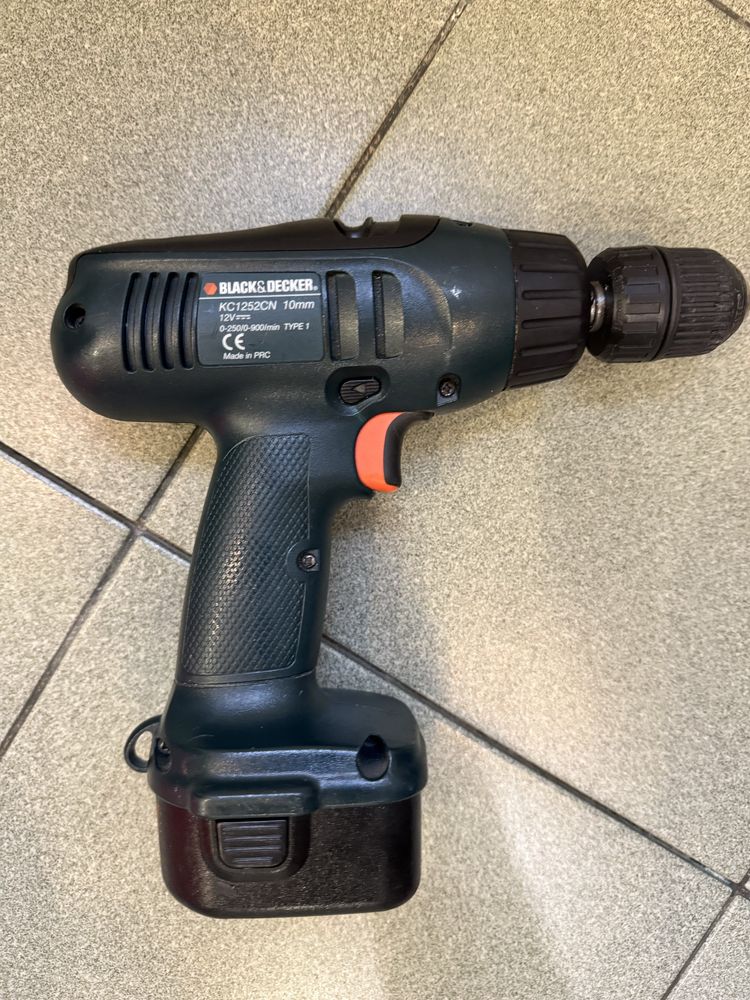 Акумуляторний шуруповерт  Black&Decker