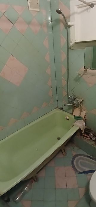 Продам 1 ком на Куреневке по ул. Кириловская