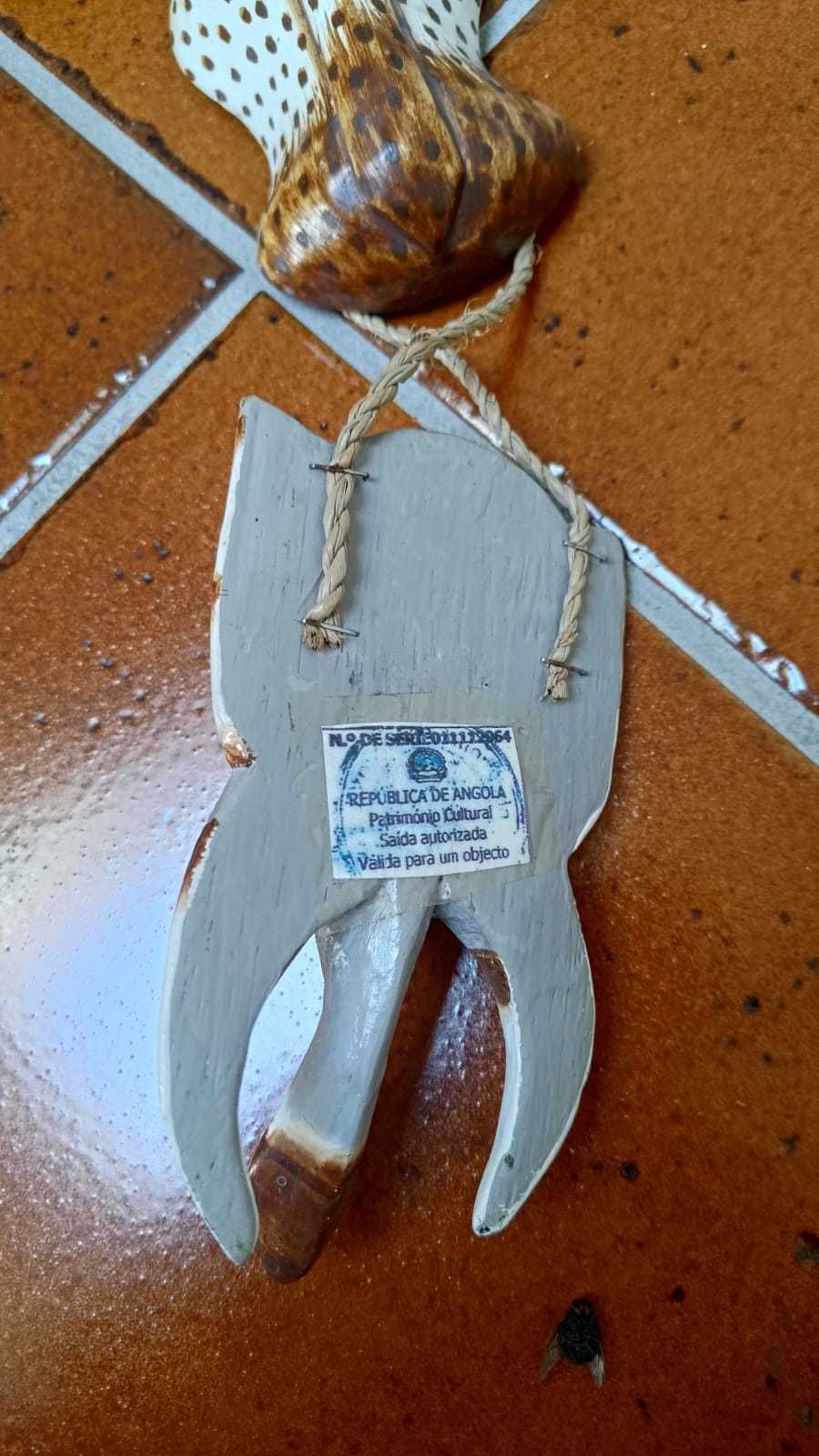 Mascaras artesanais de animais Angolanos