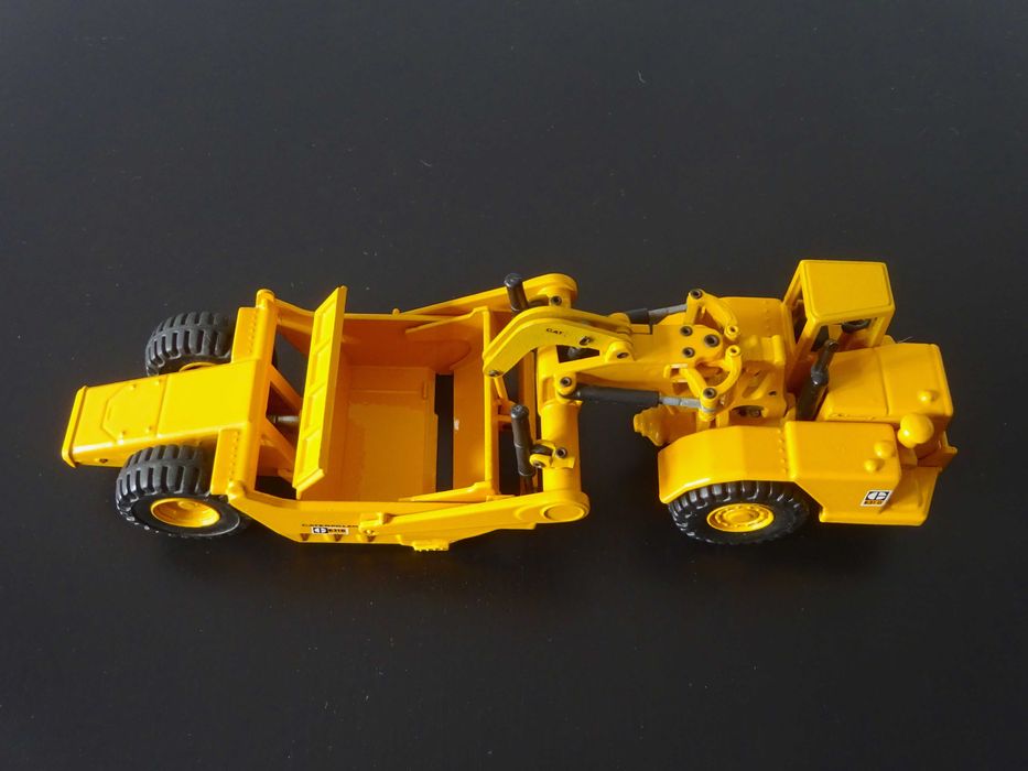 1:70 Joal 219 CAT 613B Scraper