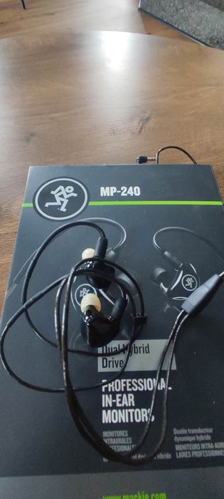 Monitory słuchawki douszne mackie mp-240