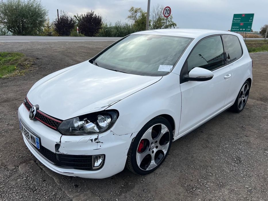 Volkswagen Golf Volkswagen Golf 2.0 GTI 211 koni Nawigacja