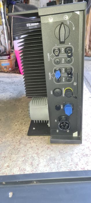 Falownik  Fox Ess T3 zamiana
z dodatkowym modułem wifi uchwytami.