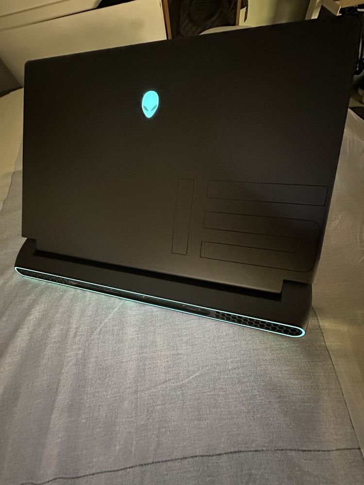Notebook Game alienware m15 r6 RTX 3070 i7 32G ram, 1Tb SSD