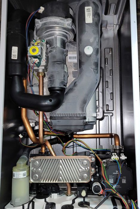 Piec gazowy kondensacyjny SAUNIER DUVAL, AWB, Vaillant