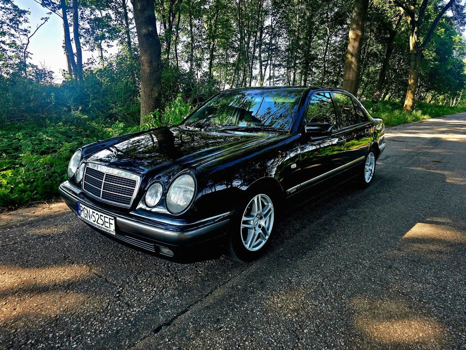 Mercedes-Benz Klasa E Super stan niski przebieg 2.4 V6