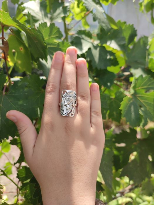 Продам срібну каблучку