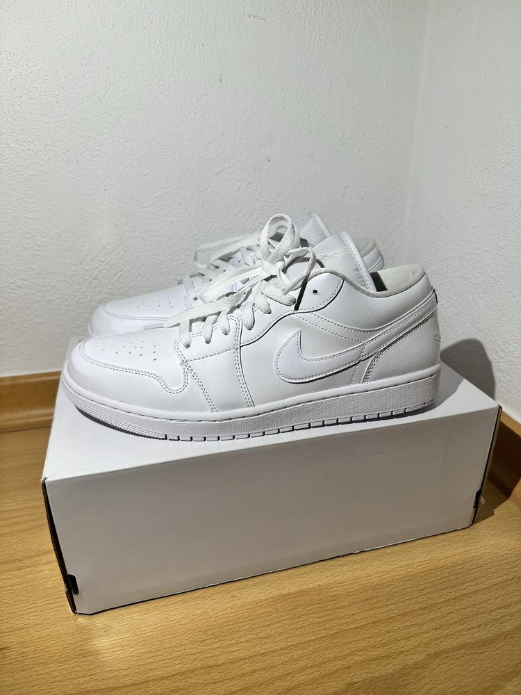 Buty Sportowe Nike Air Jordan 1 low 44 biale