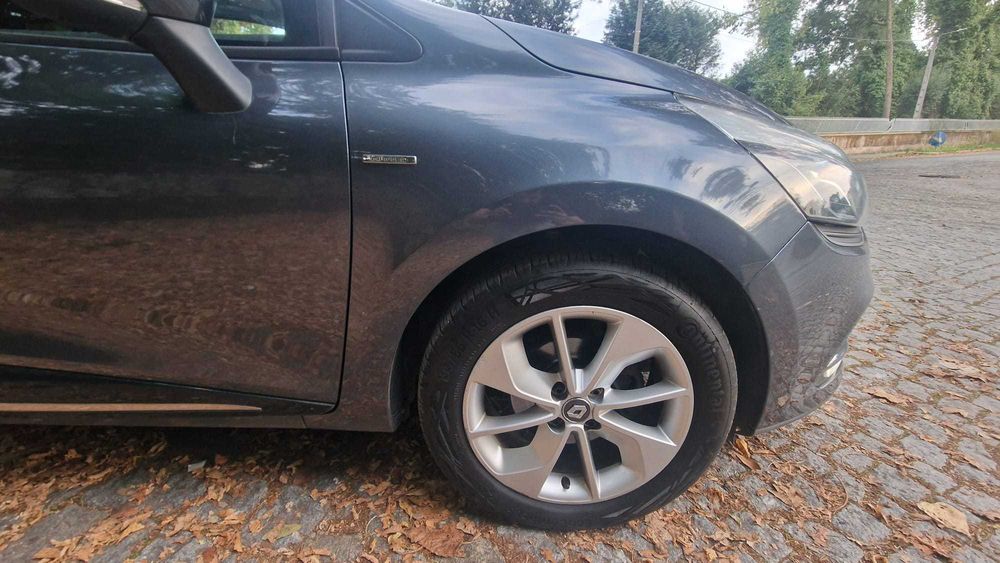 Renault Clio Sport Tourer Limited