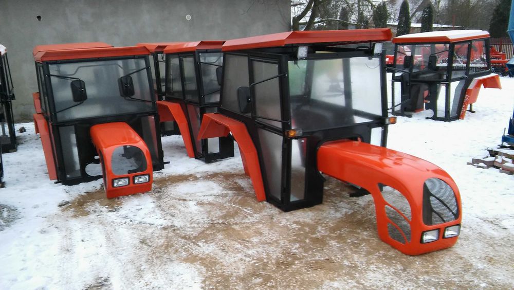 Kabina Ursus C-360 NOWA ( Ursus C-330) bez błotników z błotnikami