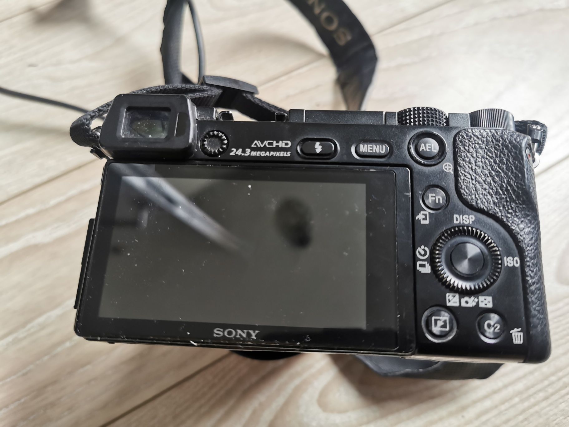 Sony Alpha A6000 plus kilka obiektywów i dodatków