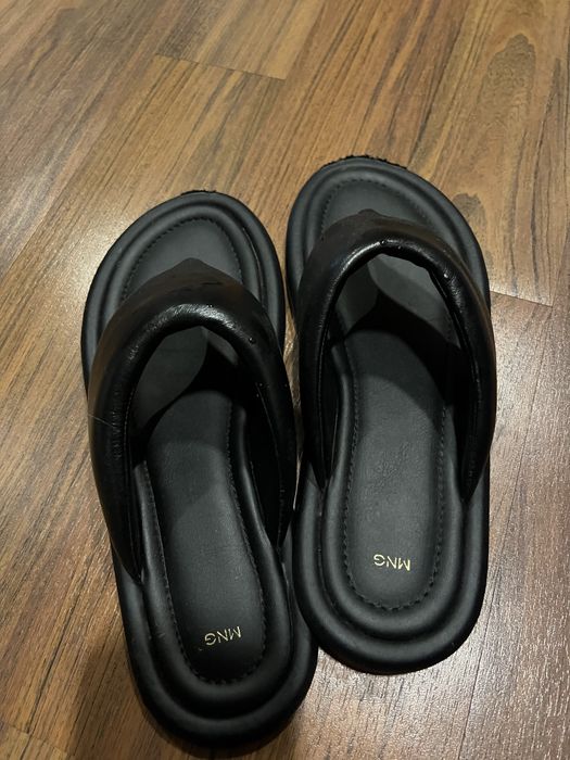 Шлепанцы кожаные