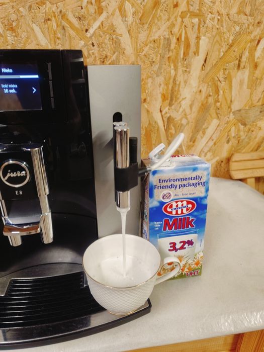 Ekspres Ciśnieniowy Jura E8