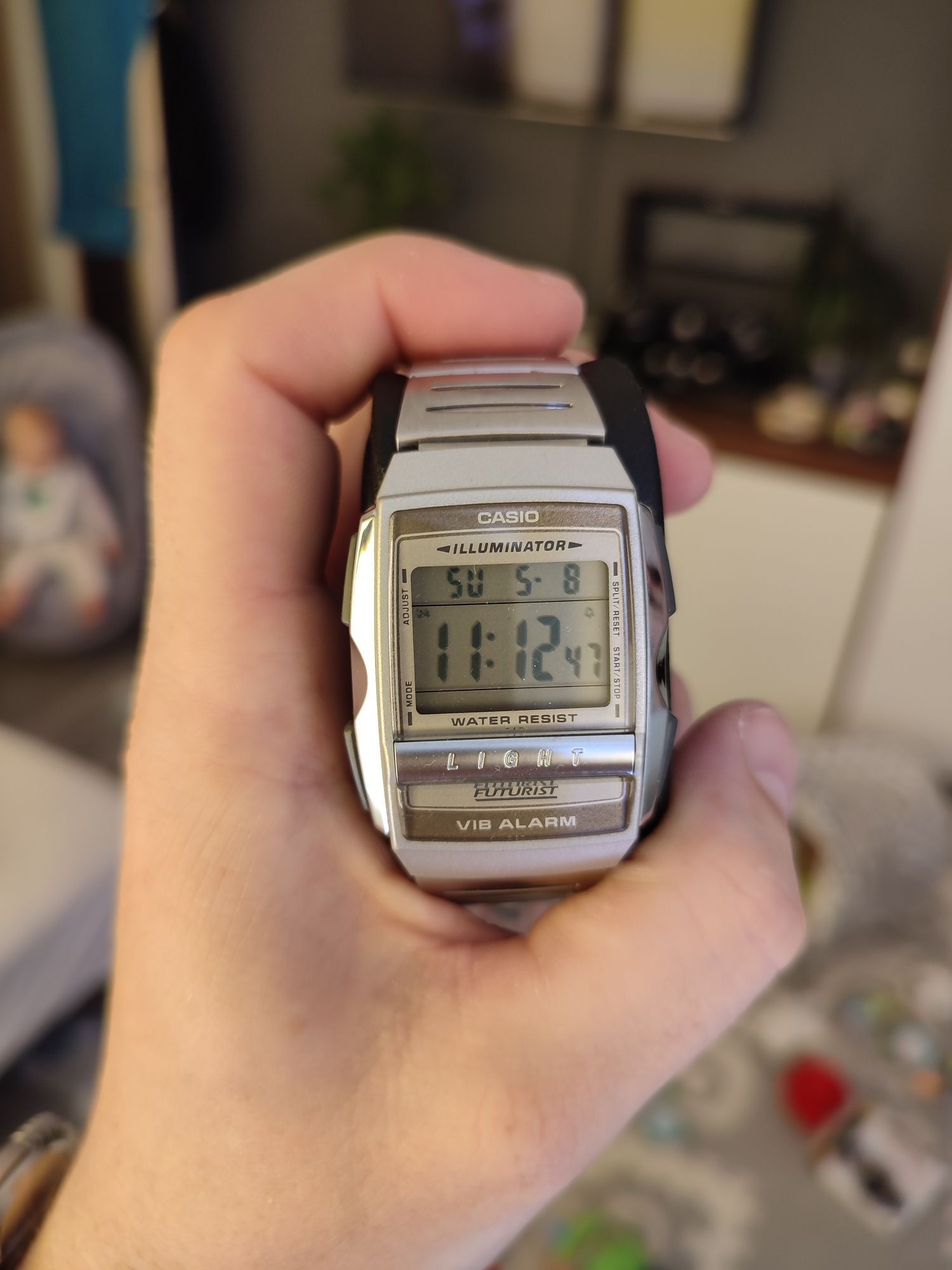 Zegarek Casio iluminator futurist a220