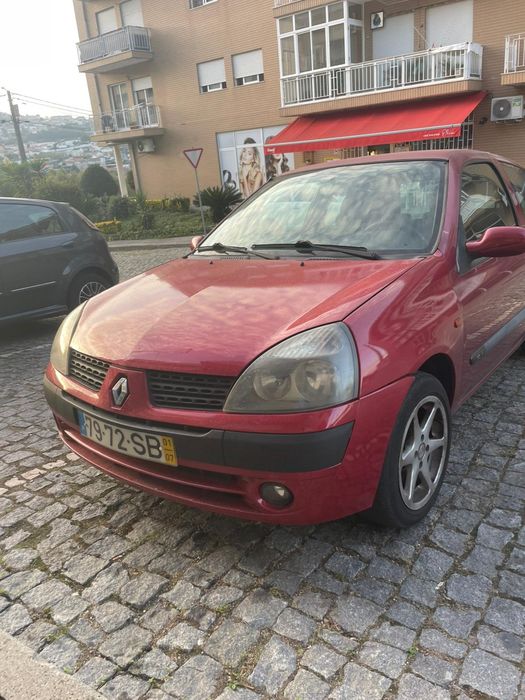 Carro barato Clio 2