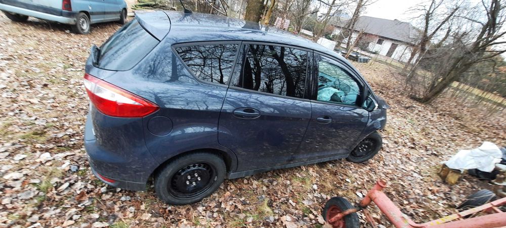 Ford C-Max uszkodzony