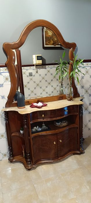 Móvel de entrada com espelho