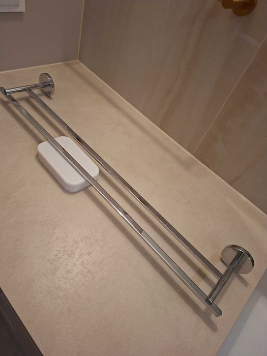 Wieszak łazienkowy na duże ręczniki kąpielowe