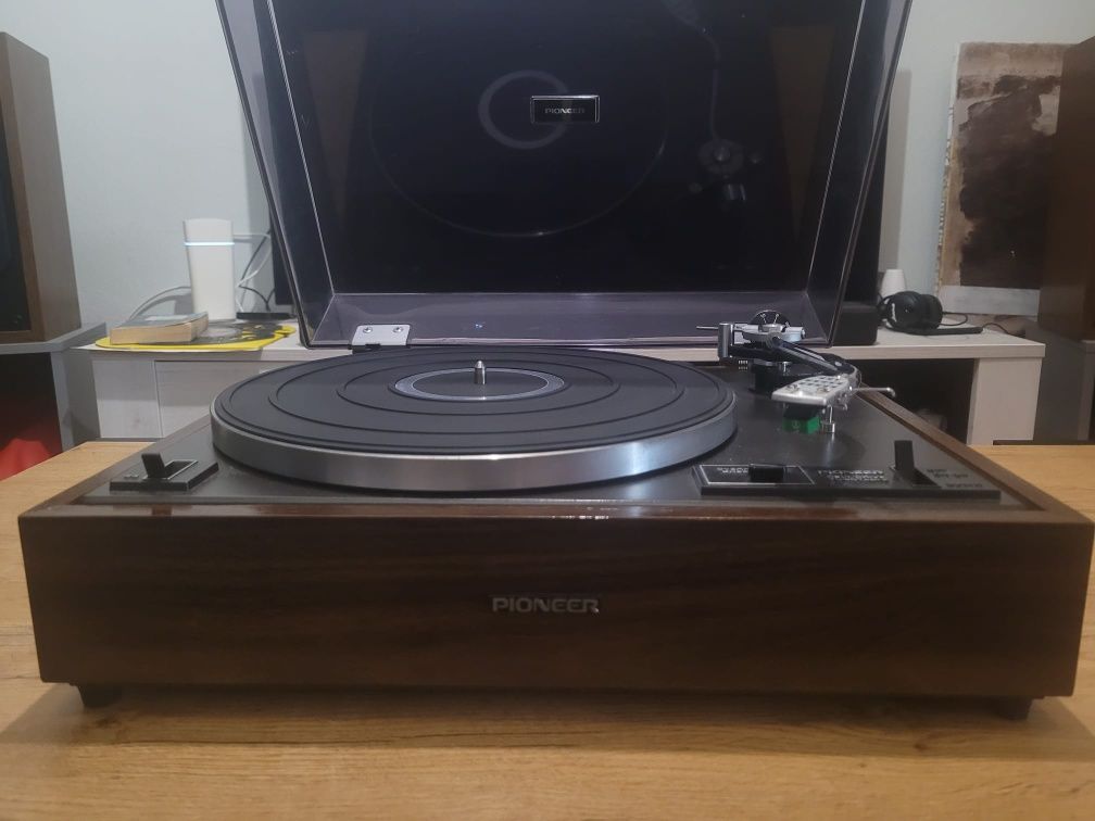 Gramofon Pioneer PL 12D