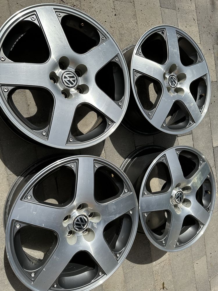 Felgi 5x100 golf IV Santa Monica 17” oem